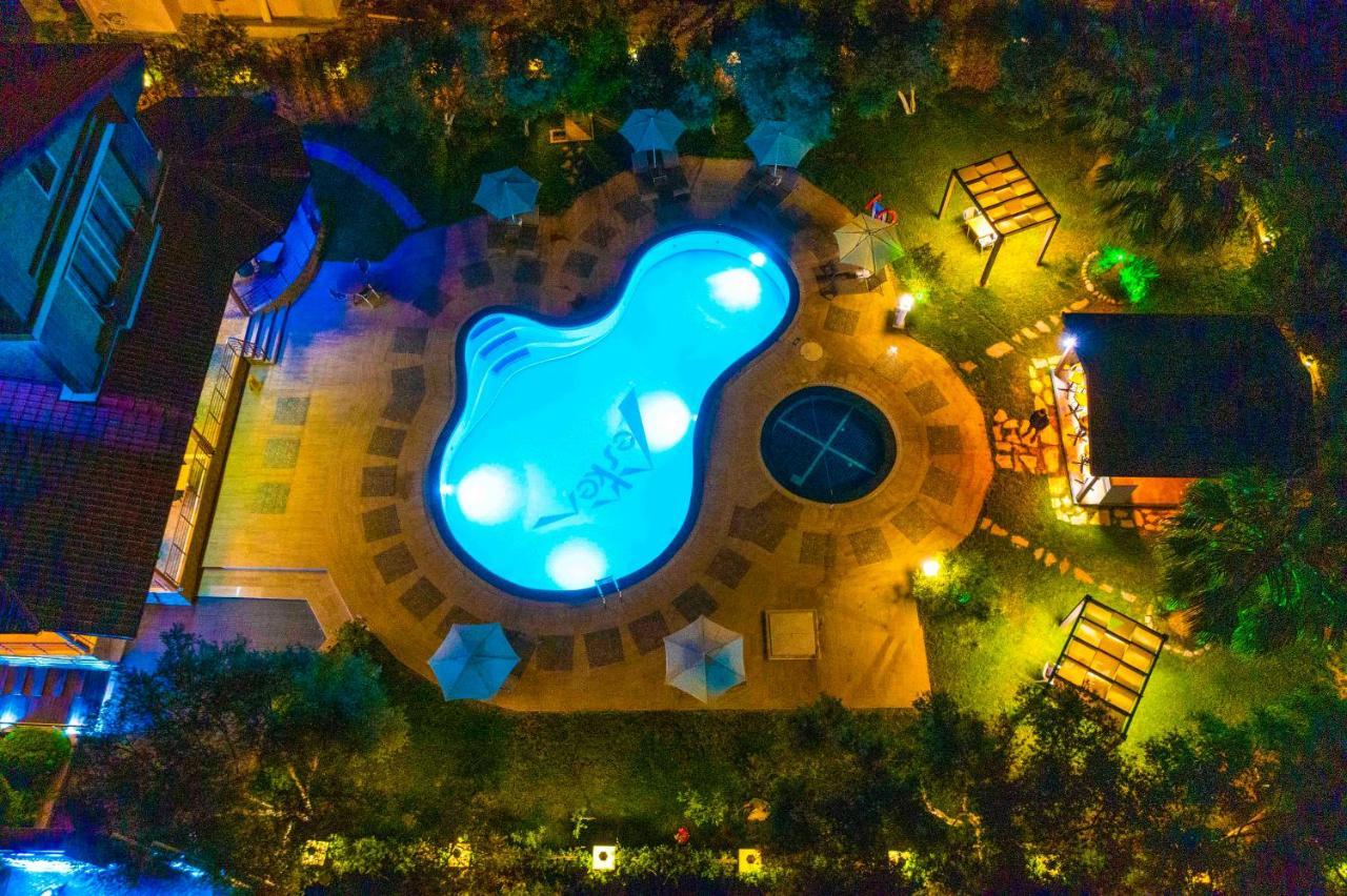 Mesken Inn Hotel เกอเจค ภายนอก รูปภาพ