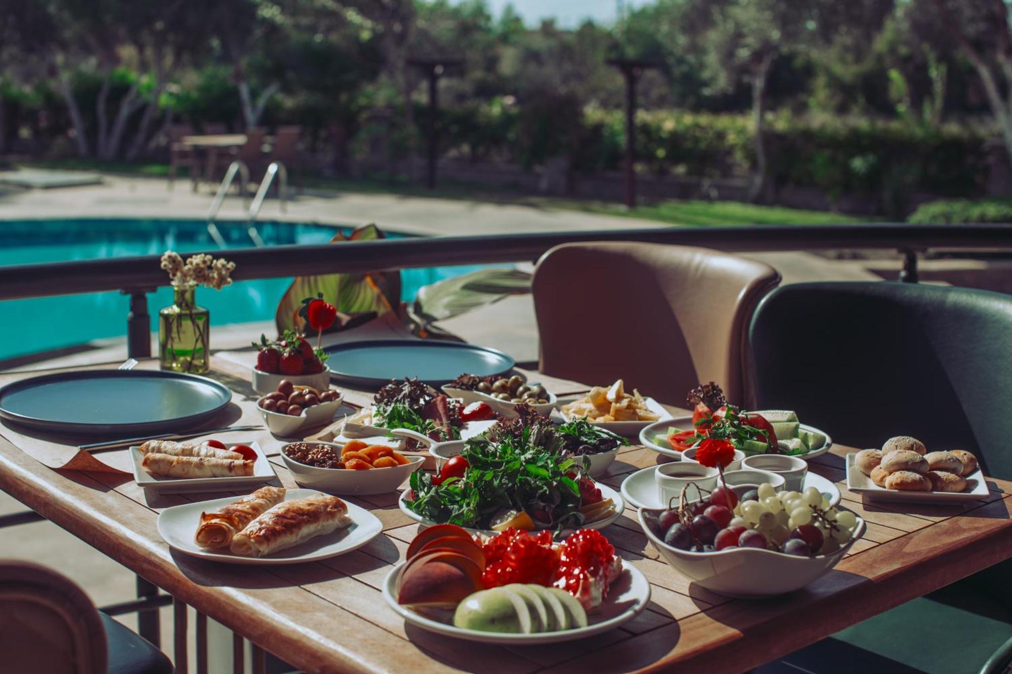 Mesken Inn Hotel เกอเจค ภายนอก รูปภาพ