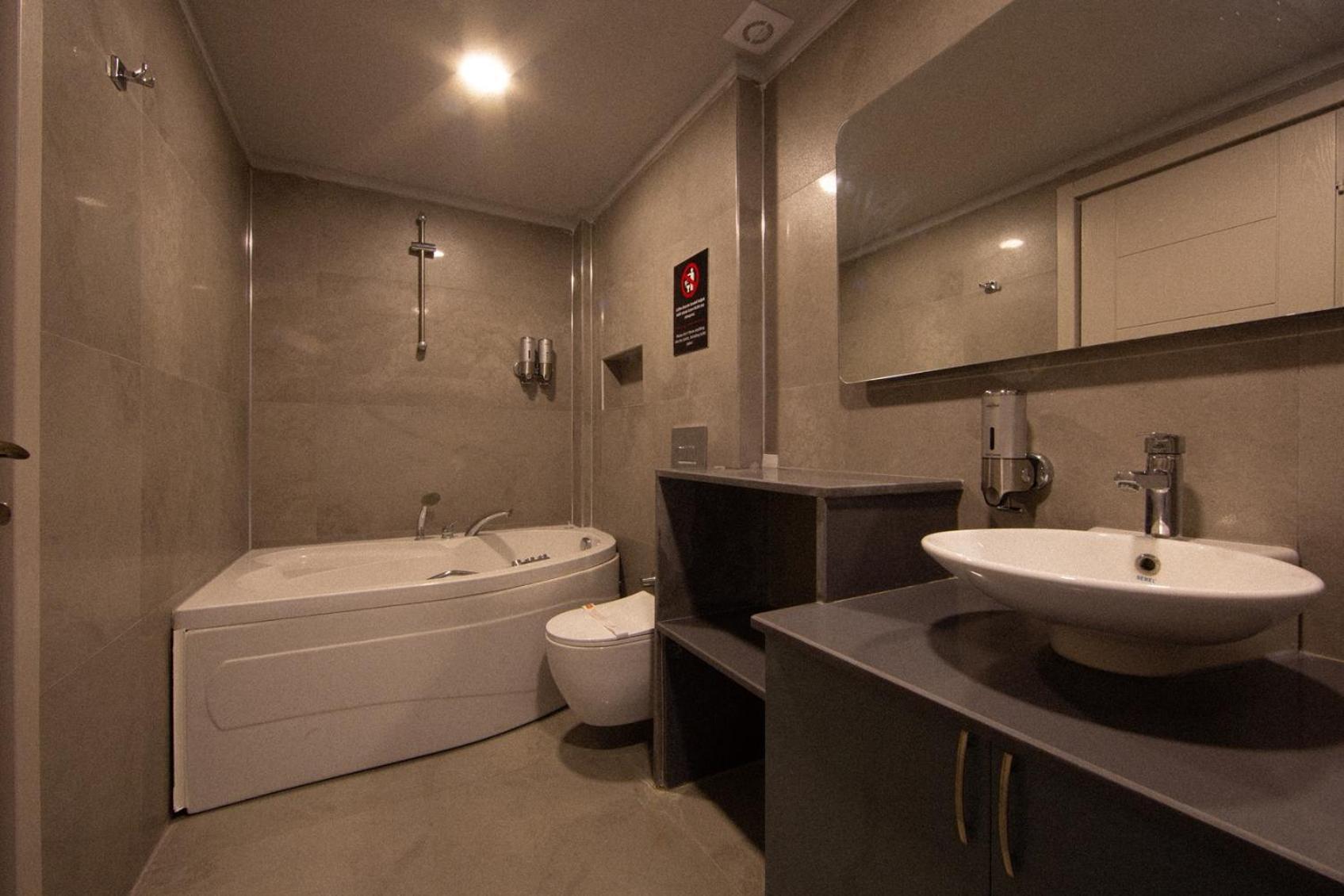 Mesken Inn Hotel เกอเจค ภายนอก รูปภาพ