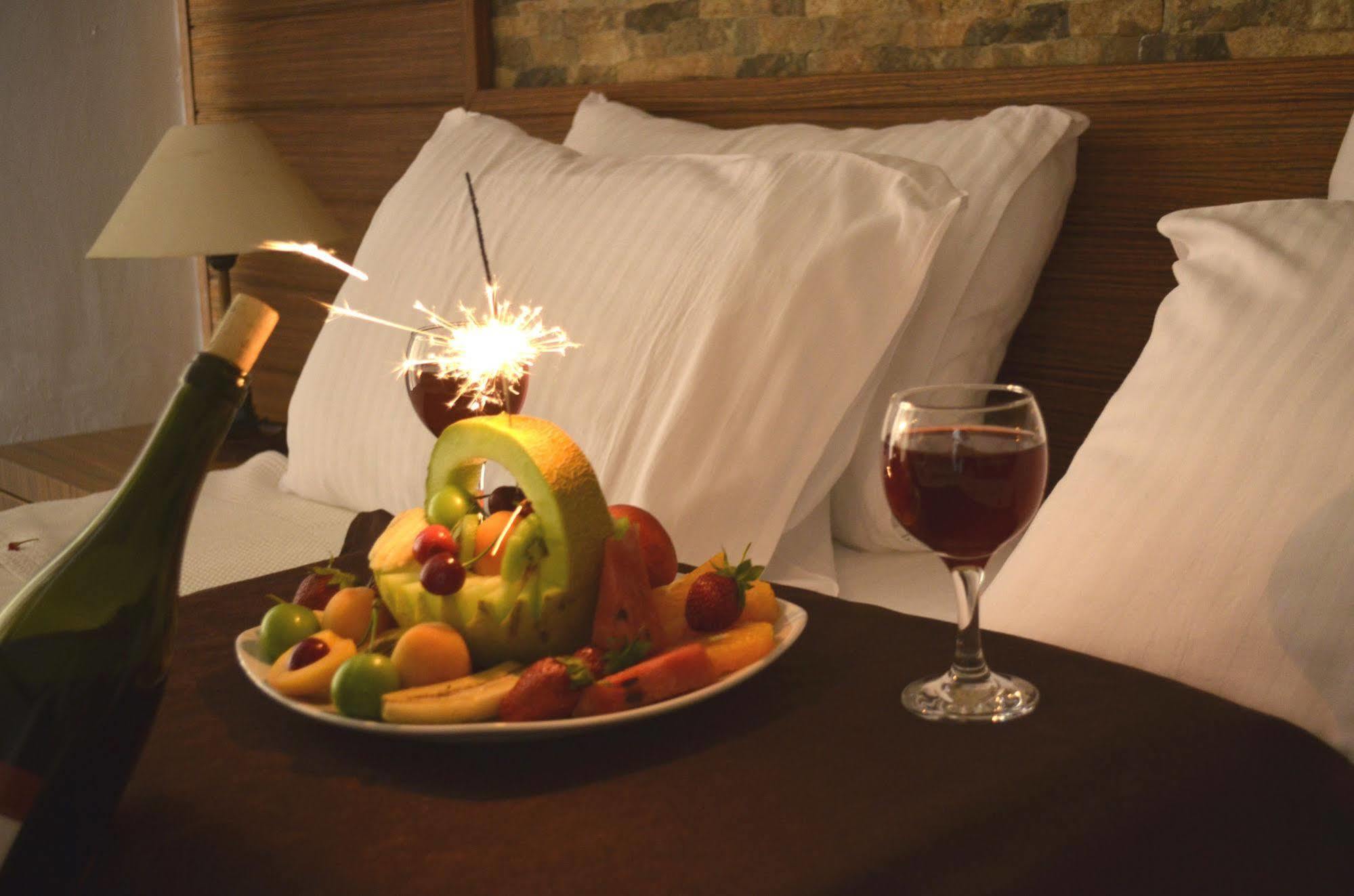 Mesken Inn Hotel เกอเจค ภายนอก รูปภาพ