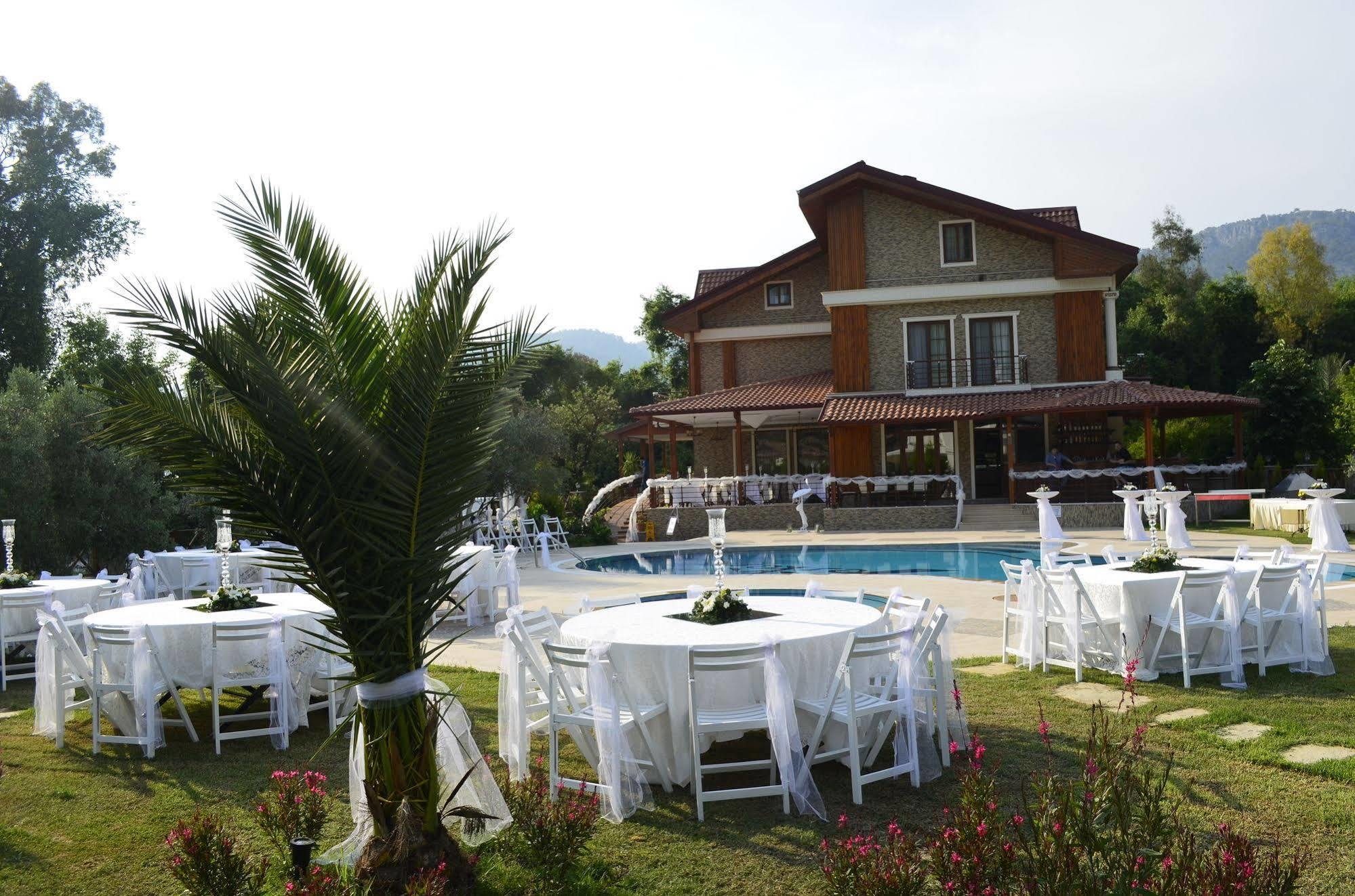 Mesken Inn Hotel เกอเจค ภายนอก รูปภาพ